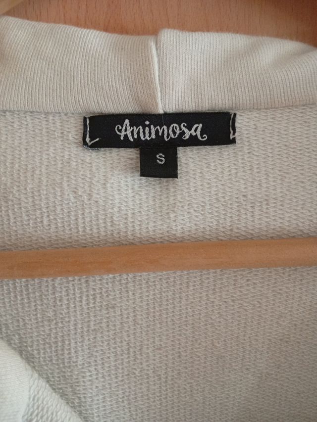 Vestido largo con capucha y cremallera