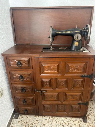 Máquina de coser Singer antigua