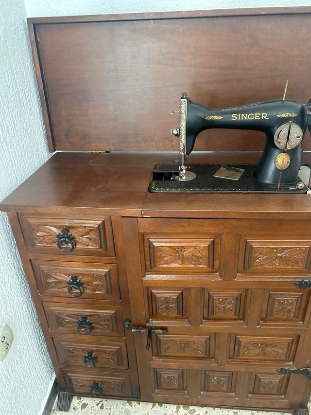 Máquina de coser Singer antigua