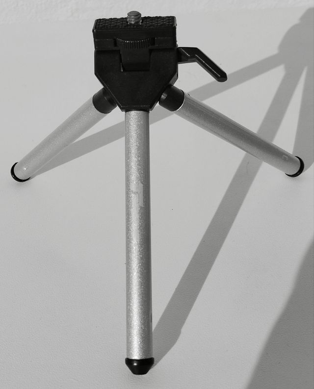 Trípode pequeño Targus extensible