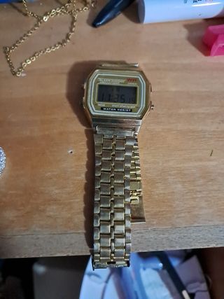 Reloj Dorado WR