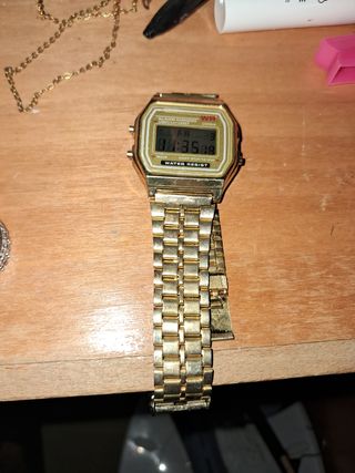 Reloj Dorado WR