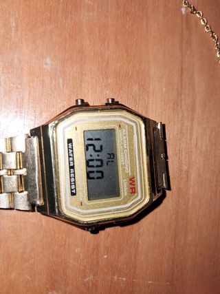 Reloj Dorado WR