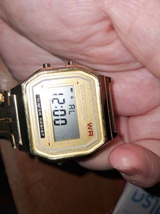 Reloj Dorado WR