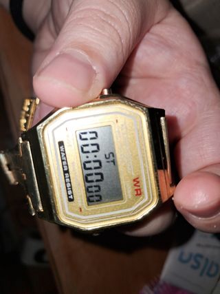 Reloj Dorado WR