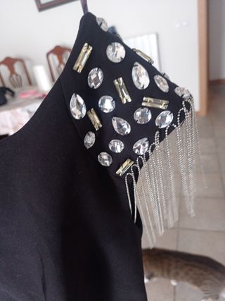 Vestido fiesta pedrería y flecos