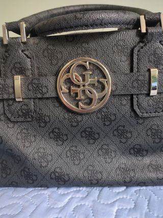 Bolso Guess negro 