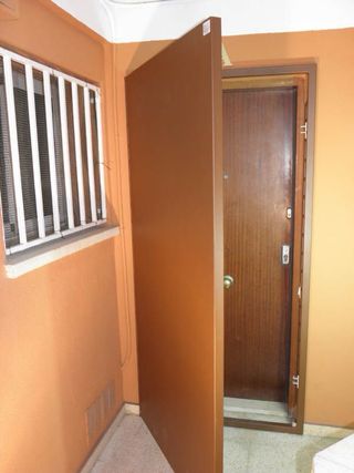 Puerta anti okupa nueva (7 meses uso)