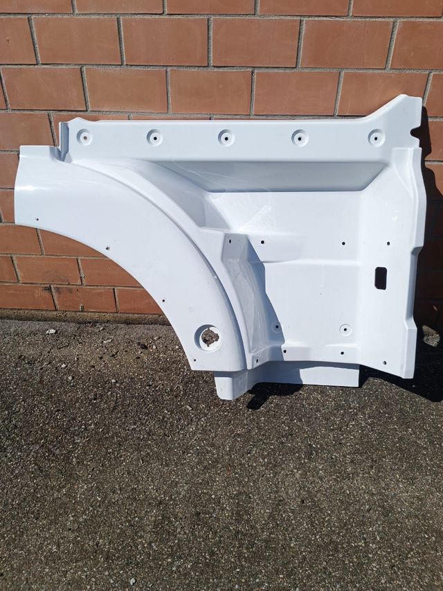 Parafango passo destro MAN TGX