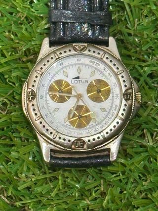 Reloj Lotus Vintage Dorado y Blanco