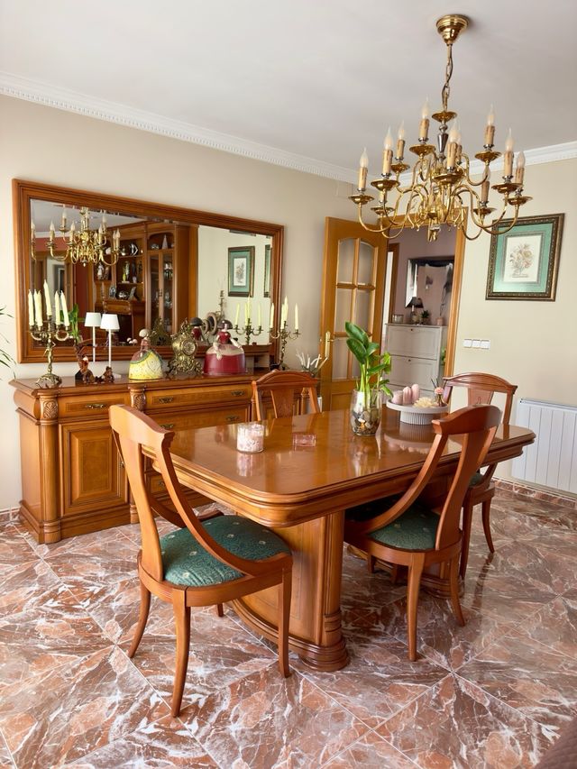 Conjunto comedor clásico madera
