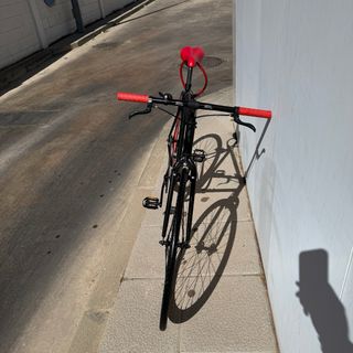 Bicicleta Fixie Moma Negra/Roja Monoplato