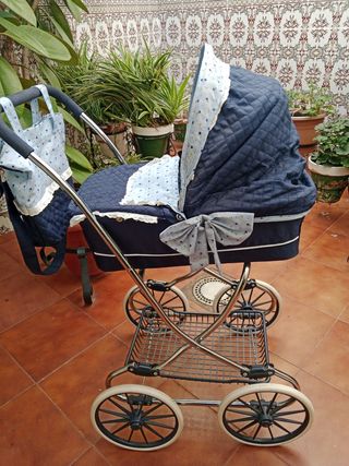 Carrito de muñecas clásico