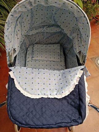 Carrito de muñecas clásico