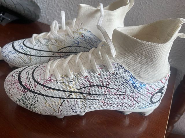 Tacos de fútbol para niño talla 33