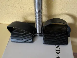 Ejercitador con muelle y Expansor de pecho.