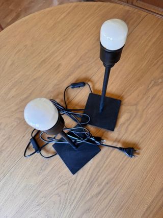 2 Lámparas de Mesa Negras y Blancas
