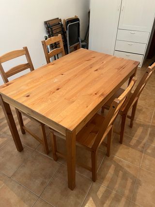 Mesa y 4 Sillas Madera IKEA con cojines a medida