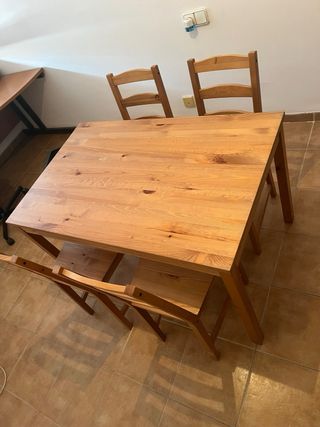 Mesa y 4 Sillas Madera IKEA con cojines a medida