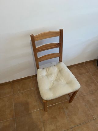 Mesa y 4 Sillas Madera IKEA con cojines a medida