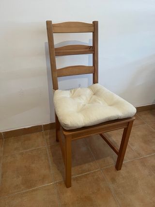 Mesa y 4 Sillas Madera IKEA con cojines a medida