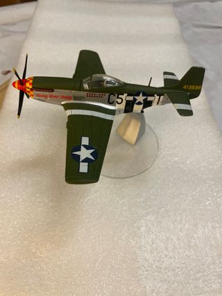 Maqueta Corgi P-51D Mustang 1/72