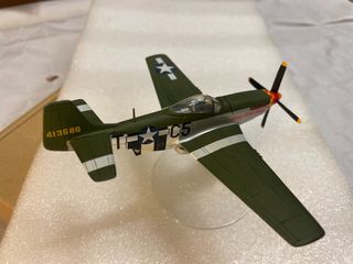 Maqueta Corgi P-51D Mustang 1/72