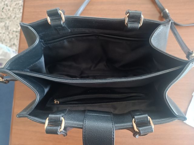 Borsa Denny Rose nera con dettagli oro