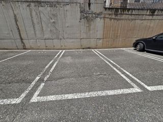 Garaje en venta en Portillejo - Valdegastea en Logroño