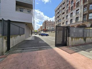 Garaje en venta en Portillejo - Valdegastea en Logroño