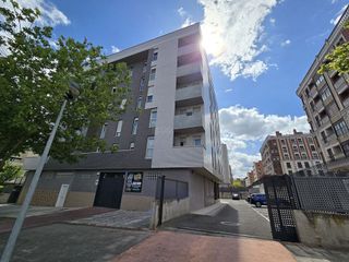 Garaje en venta en Portillejo - Valdegastea en Logroño