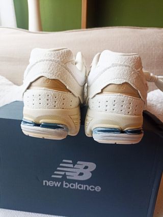 New Balance 2002R Protection Beige