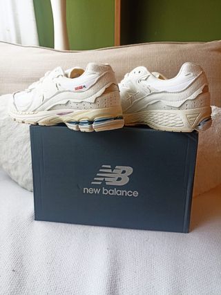 New Balance 2002R Protection Beige