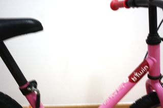 BICICLETA NIÑA BTWIN ROSA 14" CON RUEDINES 72796