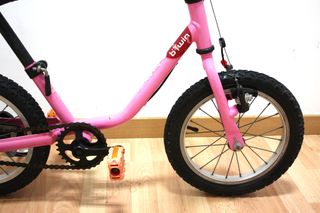BICICLETA NIÑA BTWIN ROSA 14" CON RUEDINES 72796