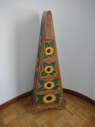 Cómoda Pirámide Madera Flores