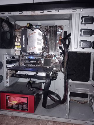 Ordenador y monitor de 27"