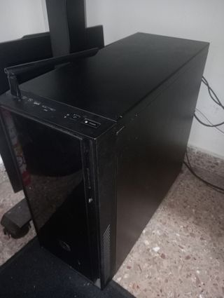 Ordenador y monitor de 27"