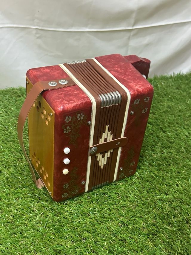 Acordeón infantil URSS vintage