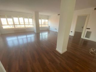 Piso en alquiler en Hospital - Parque sur en Albacete