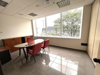 Oficina en alquiler en Polígonos - Recinto Ferial Cortijo de Torres en Málaga