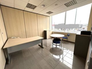 Oficina en alquiler en Polígonos - Recinto Ferial Cortijo de Torres en Málaga