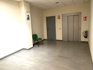 Oficina en alquiler en Polígonos - Recinto Ferial Cortijo de Torres en Málaga