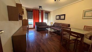 Piso en alquiler en Plaza España - Villa Pilar - Reyes Católicos - Vadillos en Burgos
