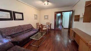Piso en alquiler en Plaza España - Villa Pilar - Reyes Católicos - Vadillos en Burgos