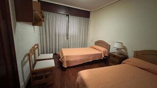 Piso en alquiler en Plaza España - Villa Pilar - Reyes Católicos - Vadillos en Burgos