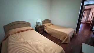 Piso en alquiler en Plaza España - Villa Pilar - Reyes Católicos - Vadillos en Burgos