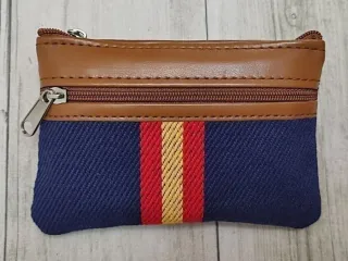 OFERTA. MONEDERO AZUL LONA / POLIPIEL CON BANDERA
