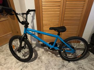 Bicicletta BMX blu