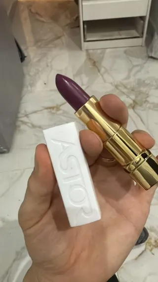 Pintalabios Astor Morado Dorado